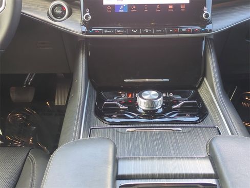 Used 2023 Jeep Wagoneer Series III w/ Preferred Equipment Group image 21