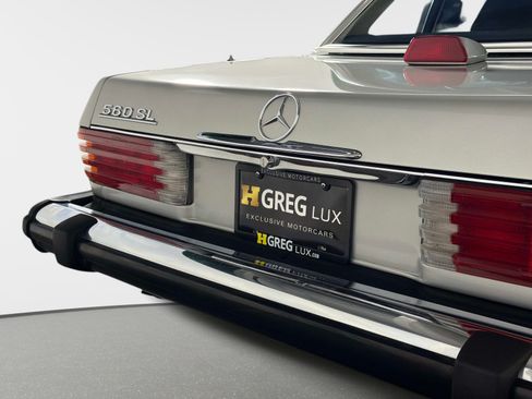 Used 1987 Mercedes-Benz 560 SL image 17