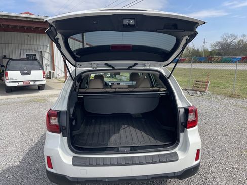 Used 2017 Subaru Outback 2.5i Limited image 13