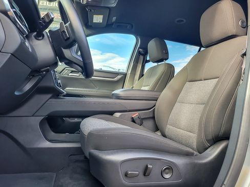 Used 2025 GMC Acadia Elevation image 7