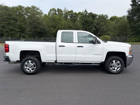 Used 2016 Chevrolet Silverado 2500 W/T w/ Snow Plow Prep Package AWD/4WD image 4