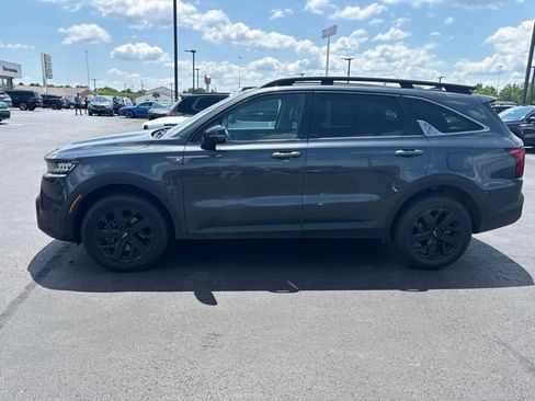 Used 2022 Kia Sorento S w/ Panoramic Sunroof Package AWD/4WD image 5