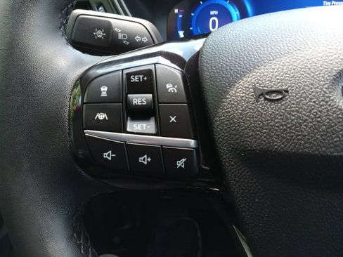 Used 2022 Ford Escape SEL w/ Technology Package AWD/4WD image 21