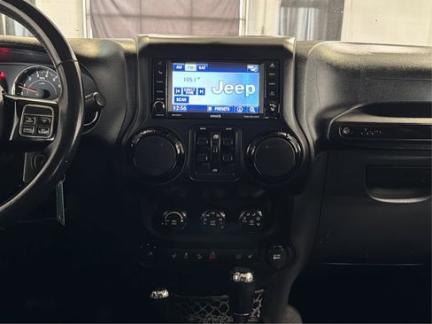 Used 2012 Jeep Wrangler Altitude AWD/4WD image 17