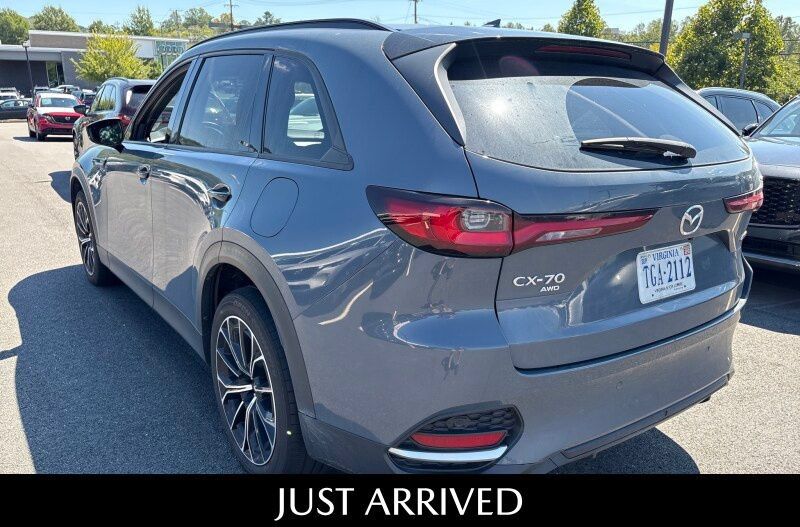 Certified 2025 MAZDA CX-70 Plug-In Hybrid w/ Premium Plus AWD/4WD image 9