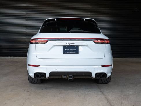 Certified 2023 Porsche Cayenne Platinum Edition AWD/4WD image 6