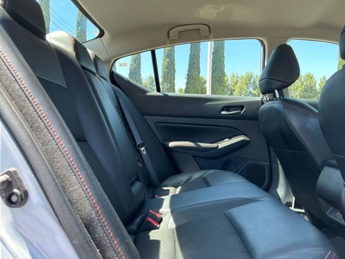 Used 2024 Nissan Altima 2.5 SR FWD image 19