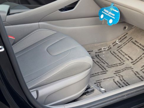 Used 2025 Hyundai Elantra SEL image 7