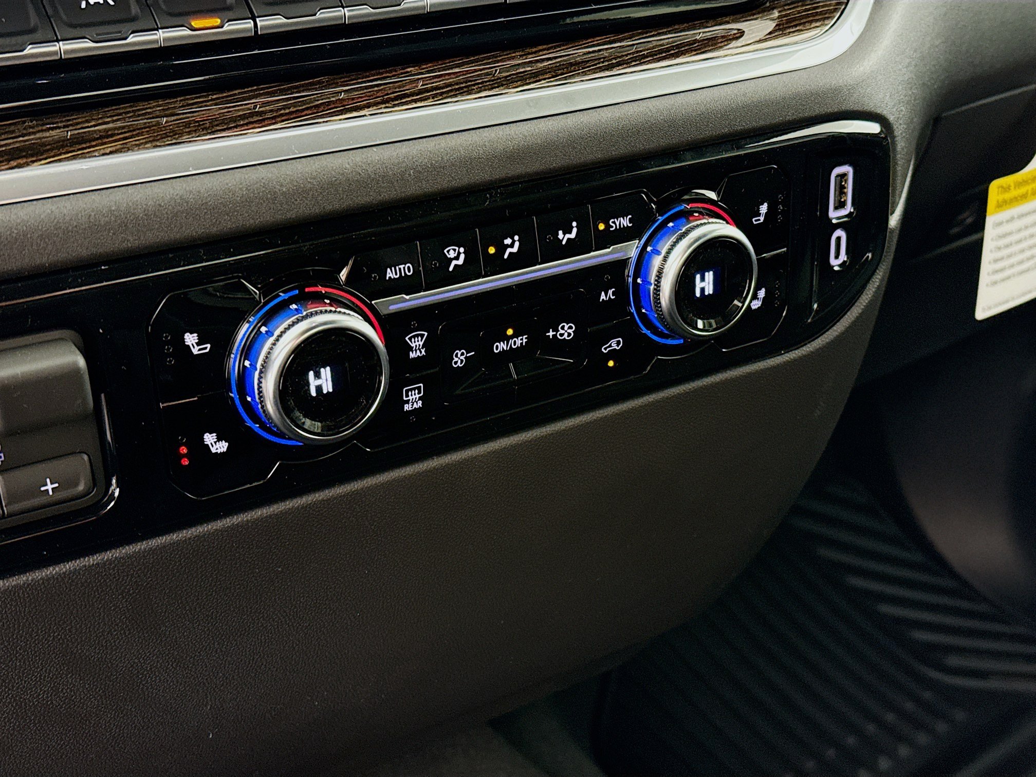 Certified 2026 GMC Sierra 1500 SLE AWD/4WD image 18