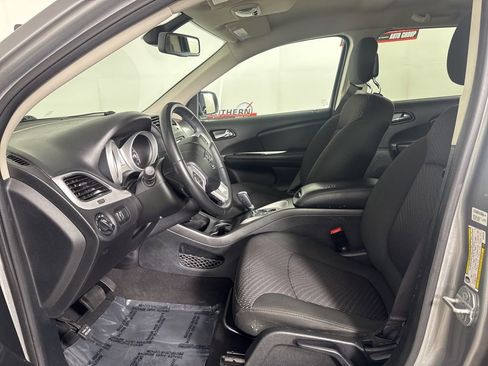 Used 2019 Dodge Journey SE w/ Connectivity Group image 14