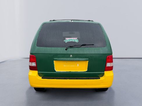 Used 2005 Kia Sedona LX FWD image 4