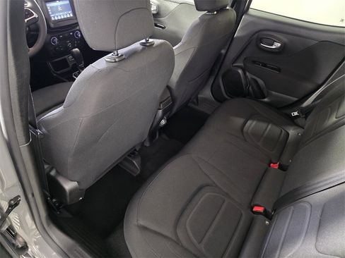 Certified 2019 Jeep Renegade Latitude image 15