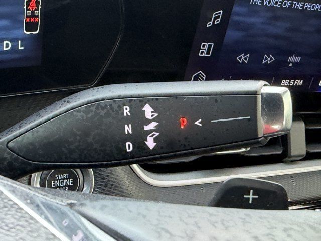 Used 2025 Chevrolet Equinox LT w/ Safety and Technology Package FWD image 17