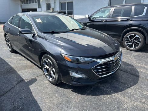 Used 2023 Chevrolet Malibu LT image 2