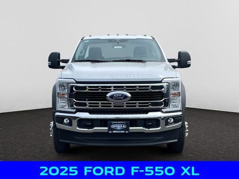 New 2025 Ford F550 4x4 Regular Cab Super Duty w/ XL Chrome Package image 8