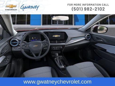 Used 2025 Chevrolet Trax LT FWD image 15