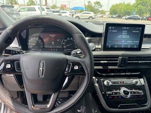 Used 2022 Lincoln Corsair FWD w/ Equipment Group 101A image 12