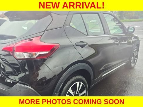Used 2019 Nissan Kicks SR w/ SR Premium Package FWD image 5