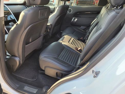 Used 2024 Land Rover Discovery S AWD/4WD image 3