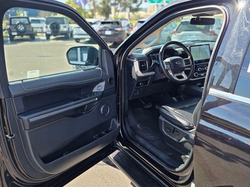 Used 2024 Ford Expedition Max XLT image 38