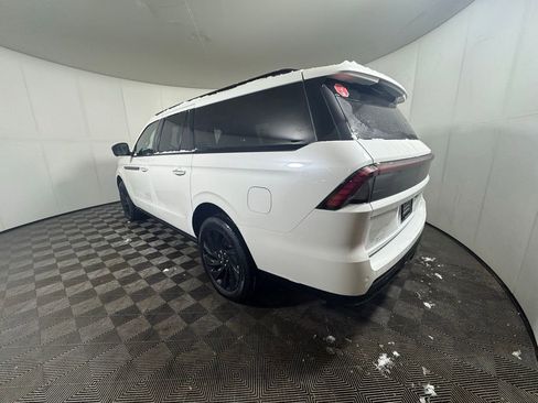 New 2025 Lincoln Navigator L Reserve w/ Jet Appearance Package image 5