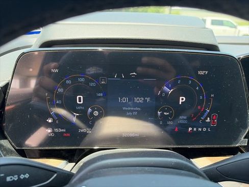Used 2025 Chevrolet Tahoe High Country AWD/4WD image 4