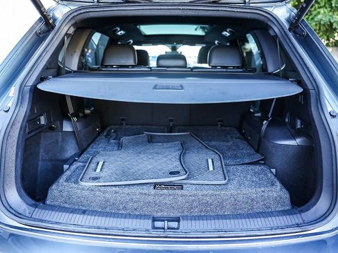 Used 2022 Volkswagen Tiguan SE R-Line image 34