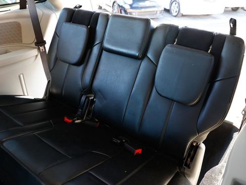 Used 2015 Chrysler Town & Country Limited Platinum w/ Trailer Tow Group image 27