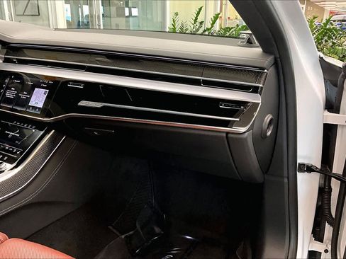 Used 2022 Audi S8 w/ S8 Comfort Plus Package image 18