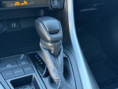 Certified 2025 Toyota RAV4 XLE image 27