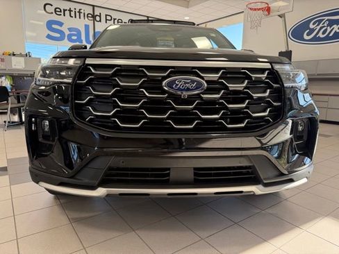 Used 2025 Ford Explorer Platinum w/ Ultimate Package AWD/4WD image 3