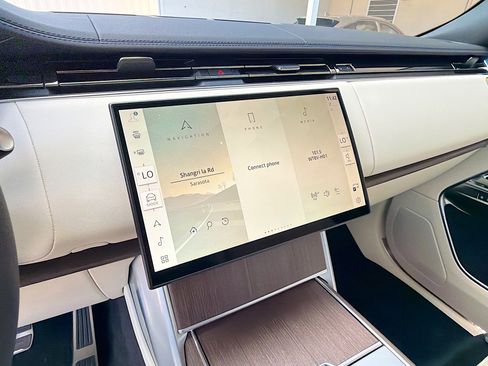 New 2026 Land Rover Range Rover Long Wheelbase SE image 29