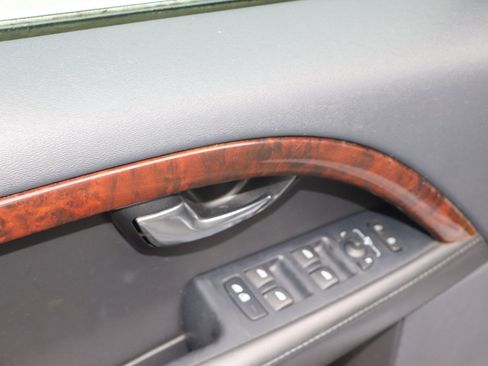 Used 2011 Volvo XC70 T6 image 9