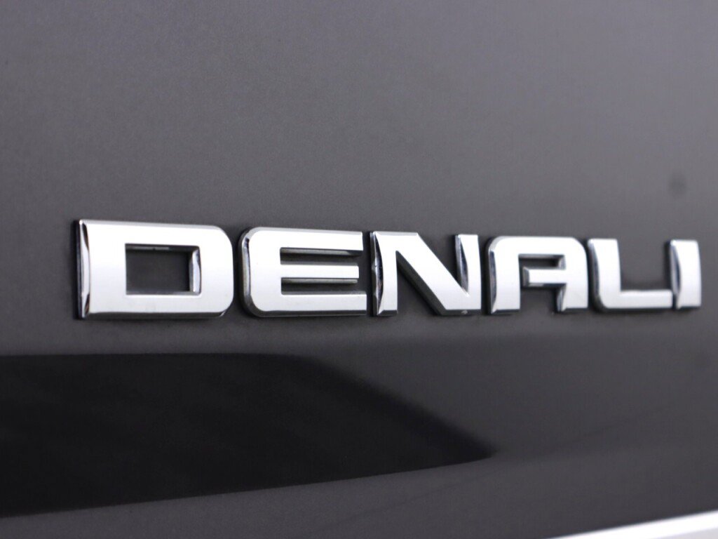 Used 2018 GMC Yukon Denali w/ Denali Ultimate Package AWD/4WD image 42