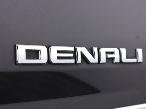 Used 2018 GMC Yukon Denali w/ Denali Ultimate Package AWD/4WD image 42