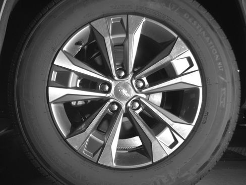 Used 2025 Chevrolet Equinox LT FWD image 14