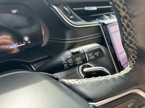 Used 2022 Jeep Grand Cherokee Limited image 28