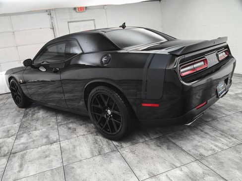 Used 2016 Dodge Challenger R/T Scat Pack w/ Leather Interior Group image 2