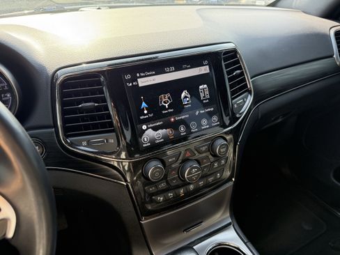 Used 2021 Jeep Grand Cherokee Limited X image 19