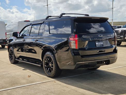 Used 2022 Chevrolet Suburban Z71 w/ Z71 Off-Road Package AWD/4WD image 14