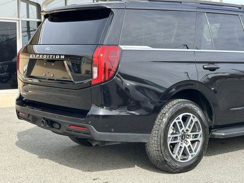 Used 2025 Ford Expedition Active image 47