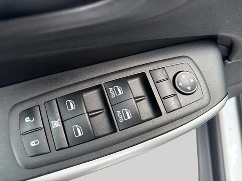 Used 2022 Jeep Cherokee Latitude w/ Sun & Sound Group AWD/4WD image 8