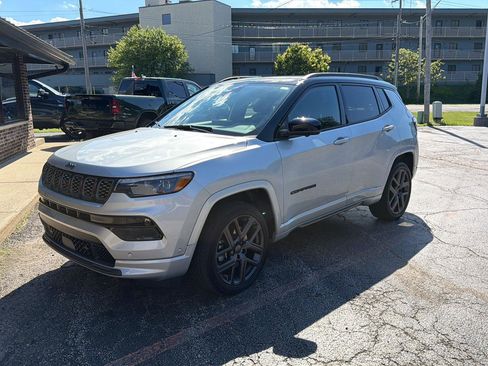 Used 2024 Jeep Compass Limited w/ Driver Assist Group I AWD/4WD image 1