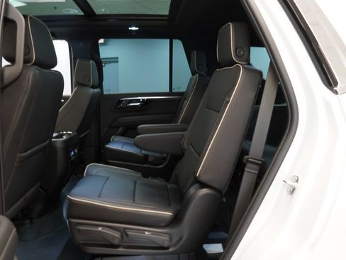 New 2025 Chevrolet Tahoe Premier w/ Sun And Tow Package AWD/4WD image 31