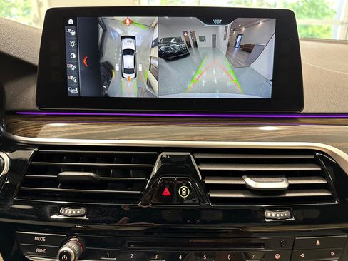 Used 2018 BMW 530i w/ Premium Package image 43