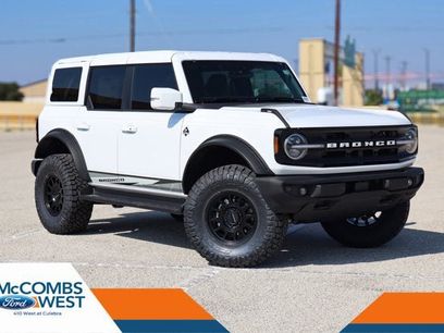 New 2025 Ford Bronco Outer Banks