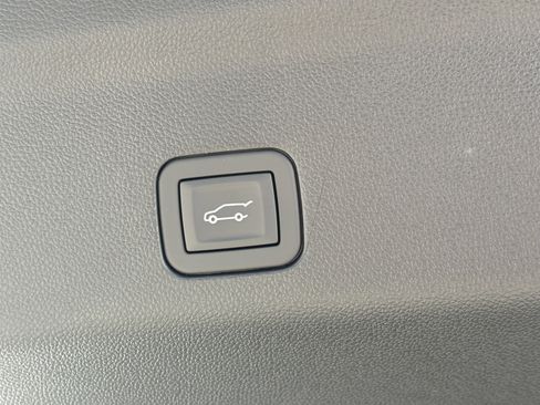 New 2026 Cadillac Escalade Luxury image 11