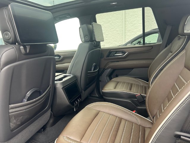 Used 2026 GMC Yukon Denali Ultimate AWD/4WD image 18