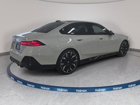 New 2027 BMW 550e xDrive AWD/4WD image 4