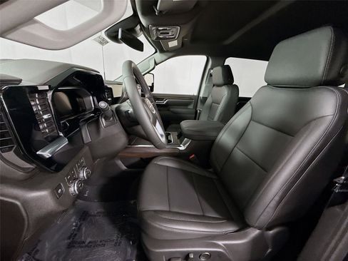 New 2026 GMC Sierra 2500 SLT w/ SLT Premium Package image 17